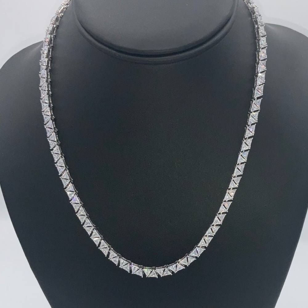 18k 60ct Trillion Tennis Necklace - Picture 6 of 16